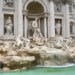 Piccolo Mondo Luxury Suites In Rome