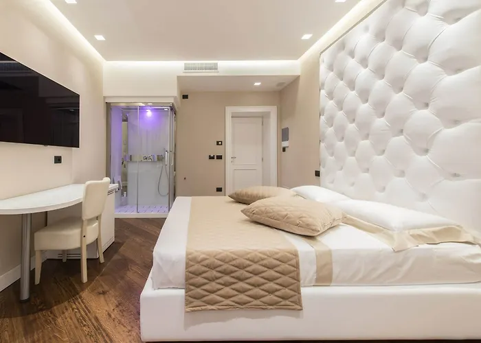 Piccolo Mondo Luxury Suites In Rome